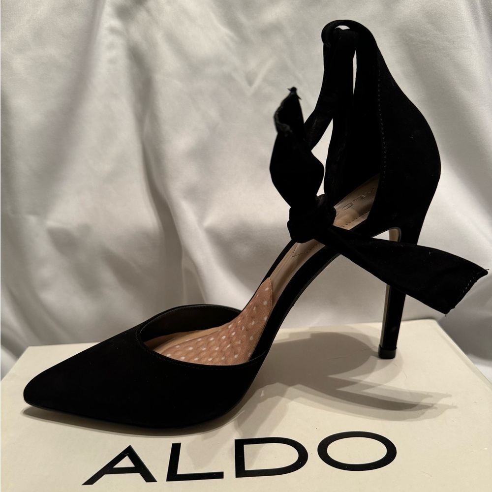 Black Suede ankle tie 4” heels by Aldo - Picture 4 of 7